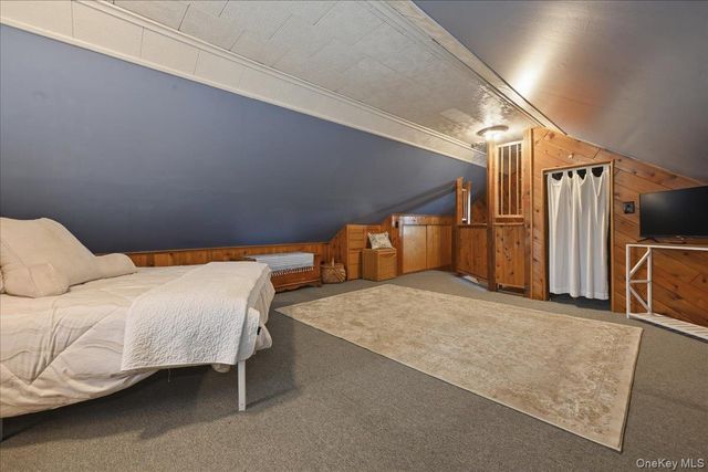 38 Pine Avenue, Floral Park, NY 11001