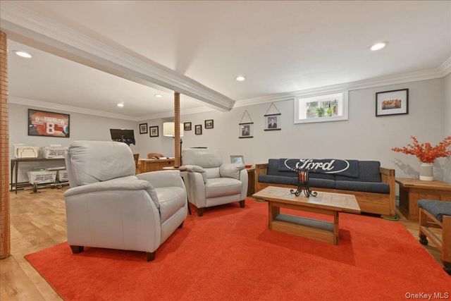 38 Pine Avenue, Floral Park, NY 11001