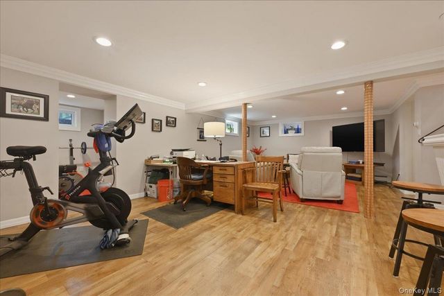 38 Pine Avenue, Floral Park, NY 11001