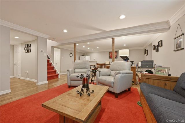 38 Pine Avenue, Floral Park, NY 11001