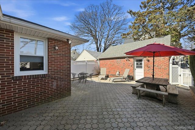 38 Pine Avenue, Floral Park, NY 11001