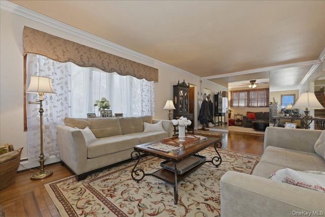 38 Pine Avenue, Floral Park, NY 11001