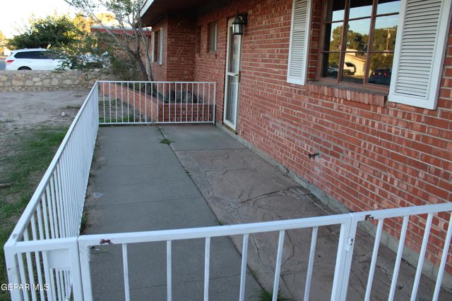 8350 LYNN HAVEN Avenue, El Paso, TX 79907