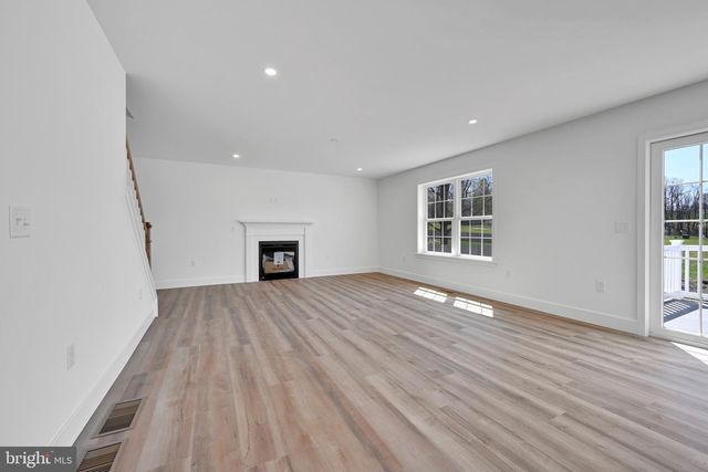 331 W FRITZ AVE, Quarryville, PA 17566