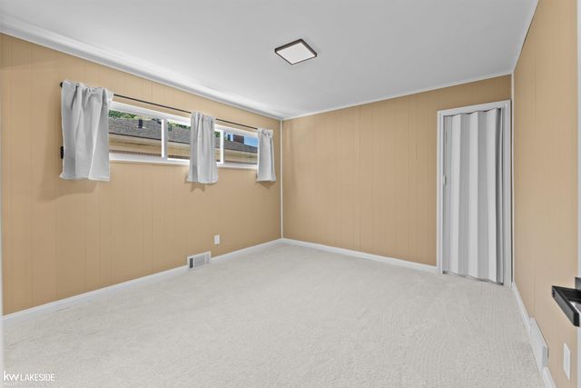 16504 Collinson Avenue, Eastpointe, MI 48021
