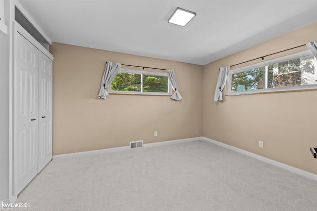 16504 Collinson Avenue, Eastpointe, MI 48021