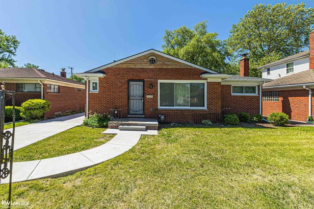 16504 Collinson Avenue, Eastpointe, MI 48021
