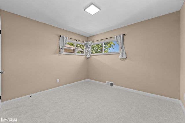 16504 Collinson Avenue, Eastpointe, MI 48021