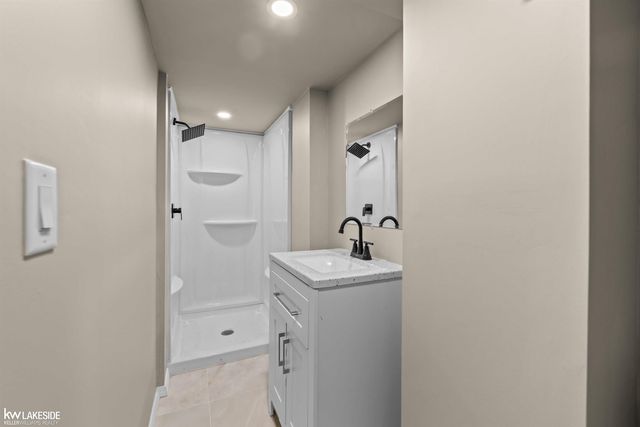 16504 Collinson Avenue, Eastpointe, MI 48021