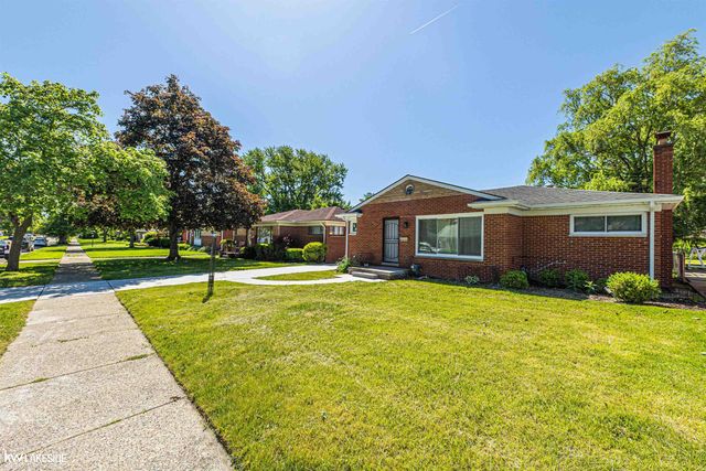 16504 Collinson Avenue, Eastpointe, MI 48021