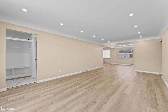 16504 Collinson Avenue, Eastpointe, MI 48021