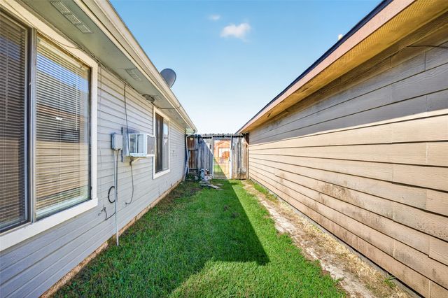 1126 Holbech Lane, Channelview, TX 77530