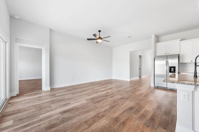 313 Lt John Decker DR, San Marcos, TX 78666
