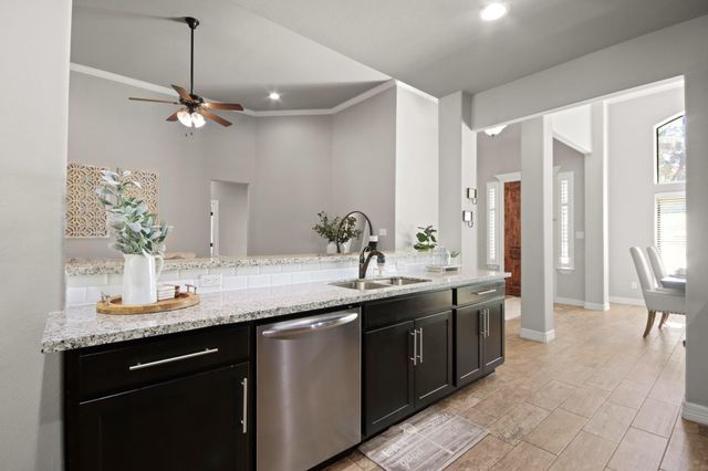 1921 Rollingwood Drive, Huntsville, TX 77340