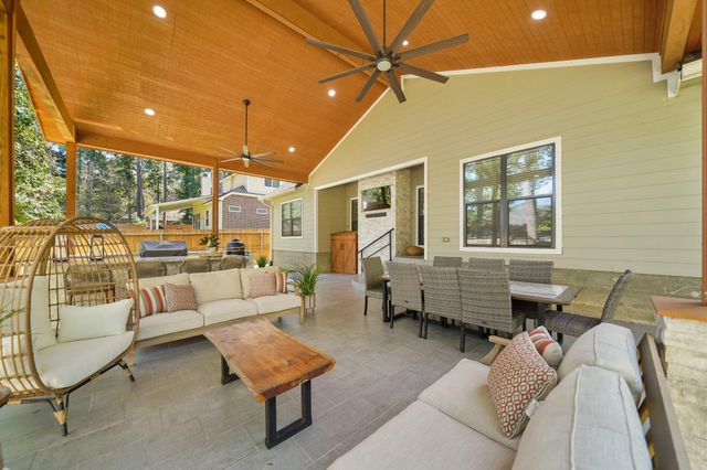 1921 Rollingwood Drive, Huntsville, TX 77340