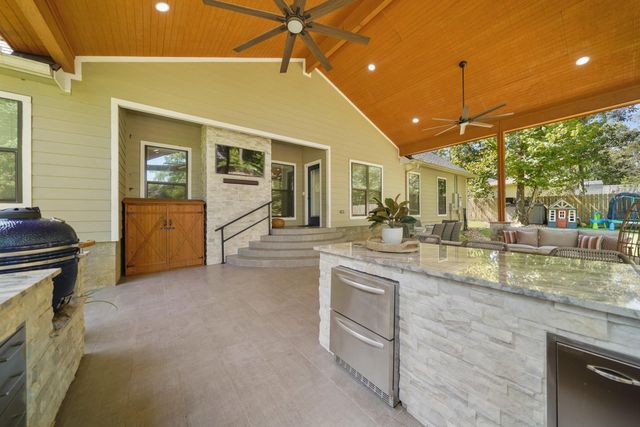 1921 Rollingwood Drive, Huntsville, TX 77340