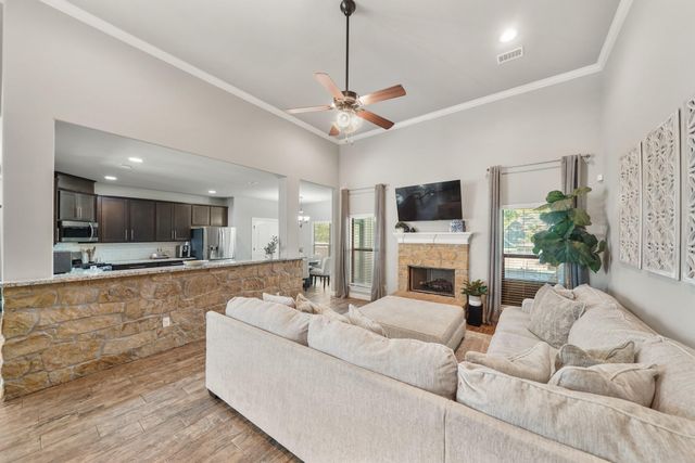 1921 Rollingwood Drive, Huntsville, TX 77340