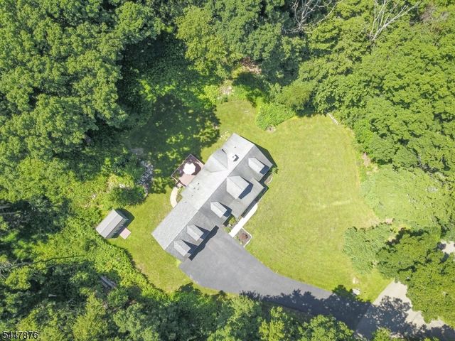 117 Autumn Dr, Montague Twp., NJ 07827