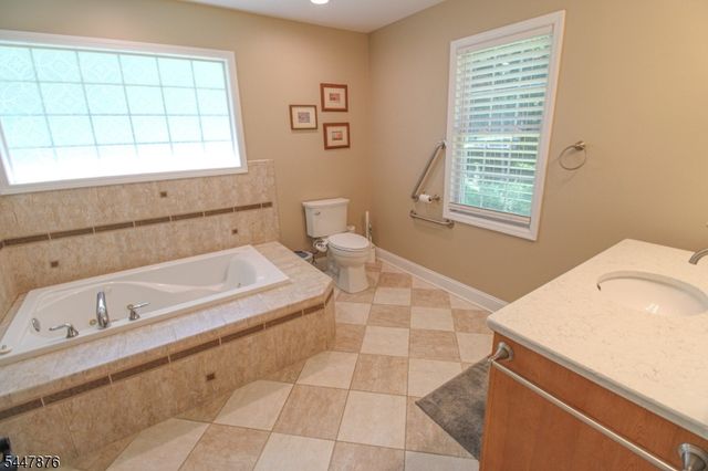 117 Autumn Dr, Montague Twp., NJ 07827