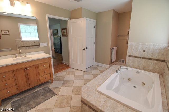 117 Autumn Dr, Montague Twp., NJ 07827