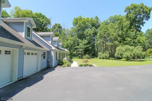 117 Autumn Dr, Montague Twp., NJ 07827
