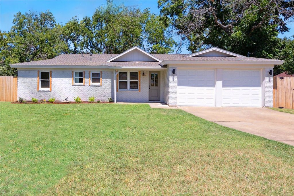 209 Pecan Street, Roanoke, TX 76262