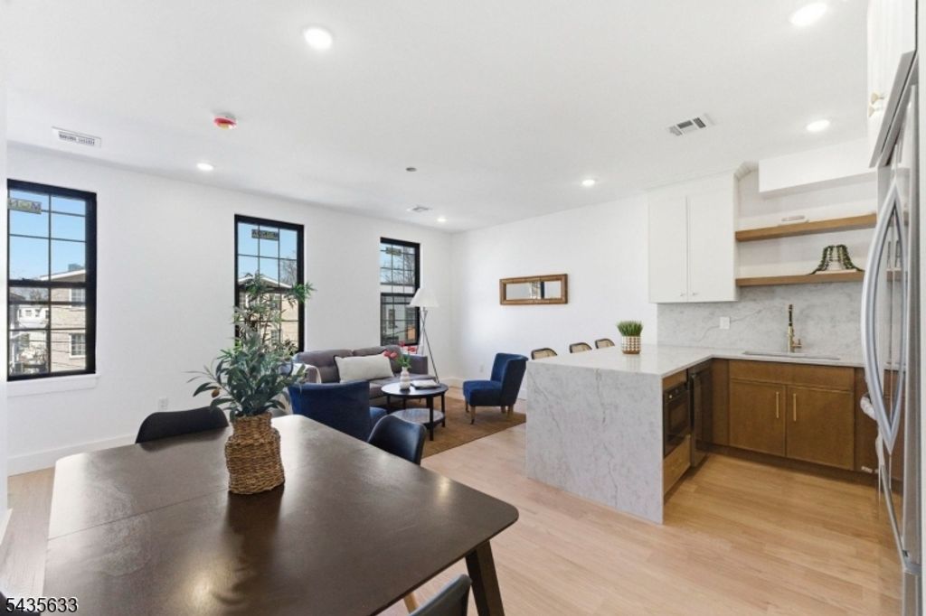 113 Oak St 2, Jersey City, NJ 07304 — photo 4