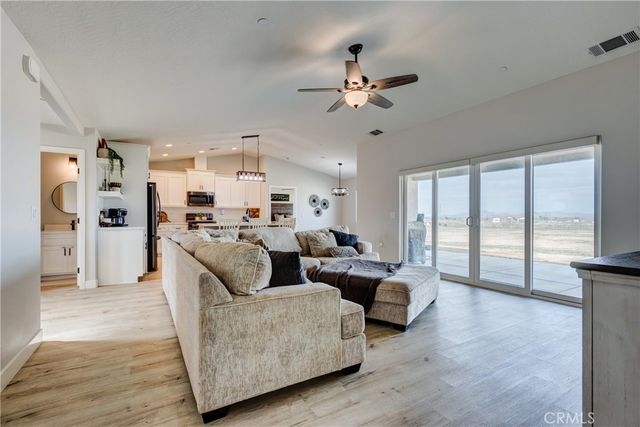 22562 Houston Street, Apple Valley, CA 92308