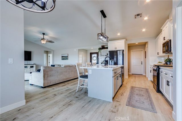 22562 Houston Street, Apple Valley, CA 92308