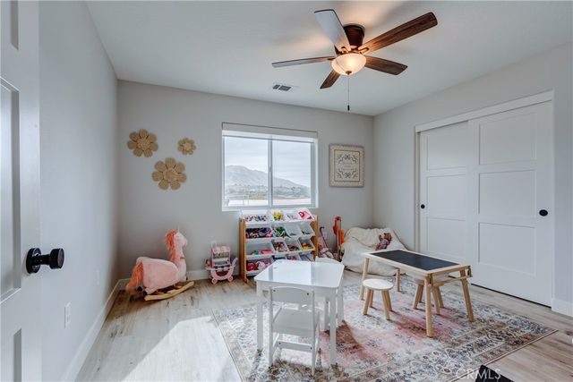 22562 Houston Street, Apple Valley, CA 92308