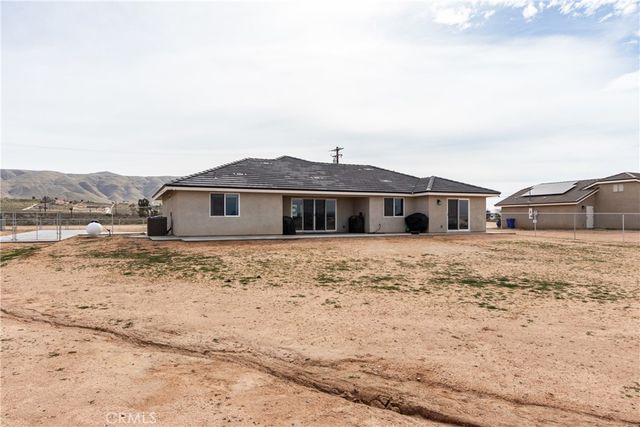 22562 Houston Street, Apple Valley, CA 92308