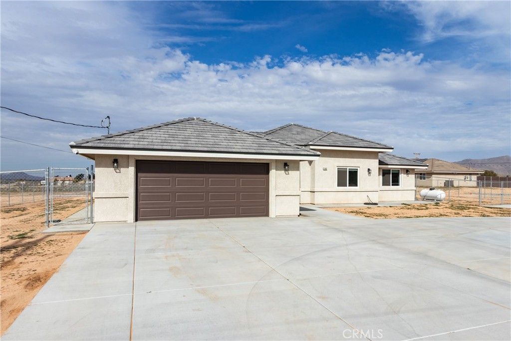 22562 Houston Street, Apple Valley, CA 92308