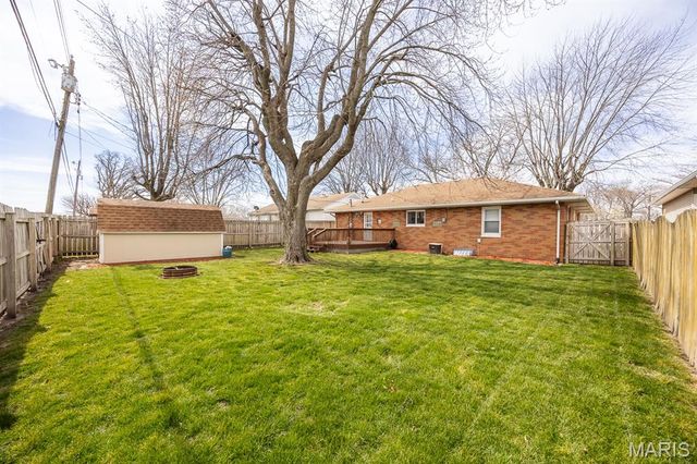 29 Lee Street, Bethalto, IL 62010