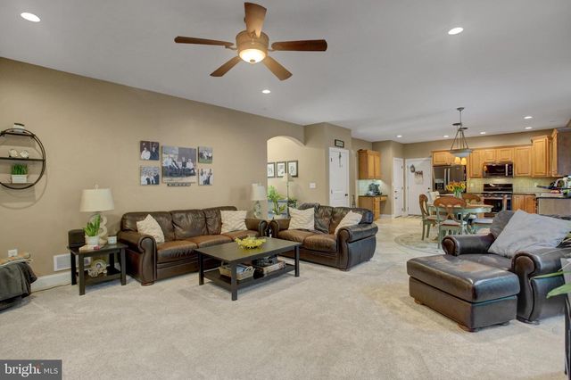 492 FRANCIS DR, Mechanicsburg, PA 17050