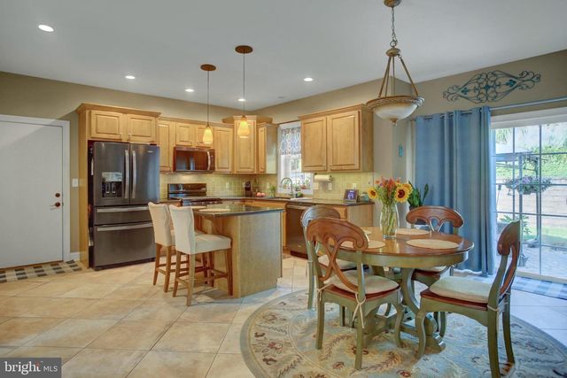 492 FRANCIS DR, Mechanicsburg, PA 17050