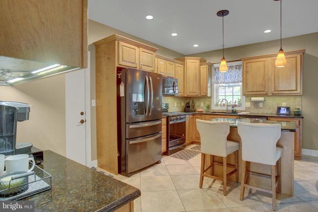 492 FRANCIS DR, Mechanicsburg, PA 17050