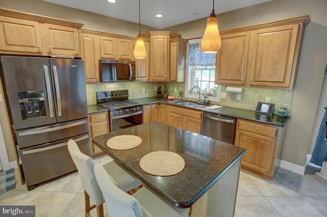492 FRANCIS DR, Mechanicsburg, PA 17050