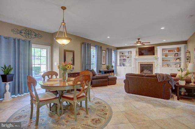 492 FRANCIS DR, Mechanicsburg, PA 17050