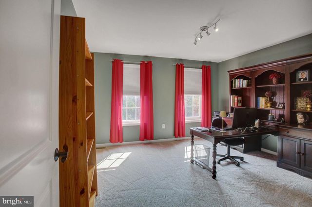 492 FRANCIS DR, Mechanicsburg, PA 17050