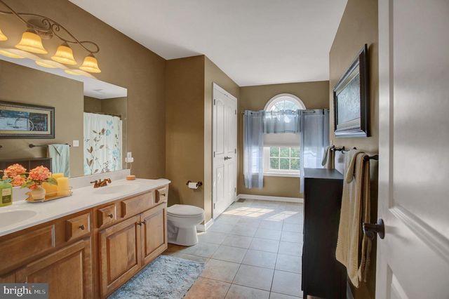 492 FRANCIS DR, Mechanicsburg, PA 17050