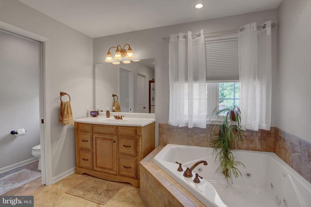 492 FRANCIS DR, Mechanicsburg, PA 17050