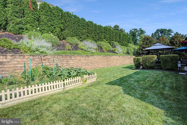 492 FRANCIS DR, Mechanicsburg, PA 17050