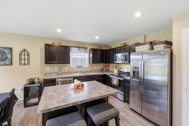 215 S Tuttle Road, Springfield, OH 45505
