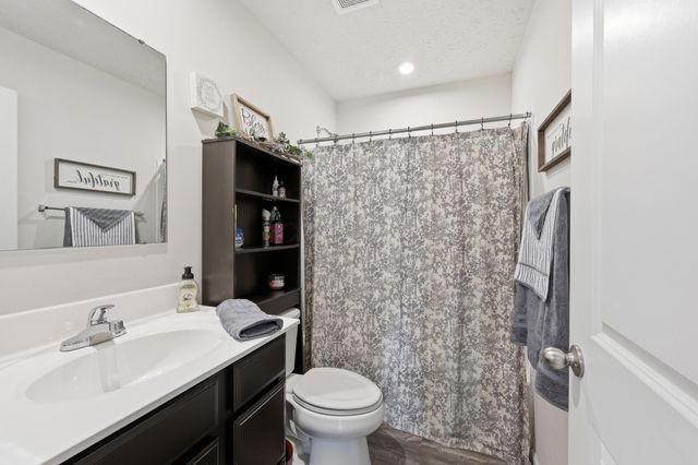 215 S Tuttle Road, Springfield, OH 45505