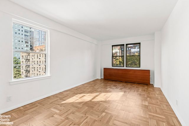 345 E 52nd St Apt 9H, New York City, NY 10022