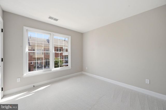 1719 22ND CT N, Arlington, VA 22209