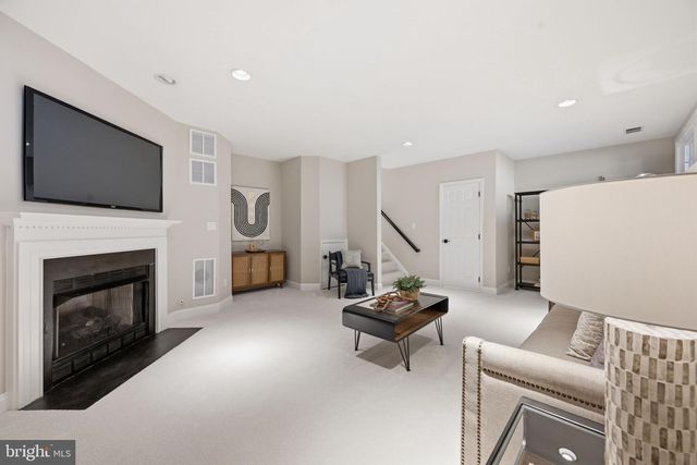 1719 22ND CT N, Arlington, VA 22209