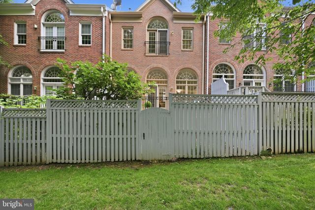 1719 22ND CT N, Arlington, VA 22209