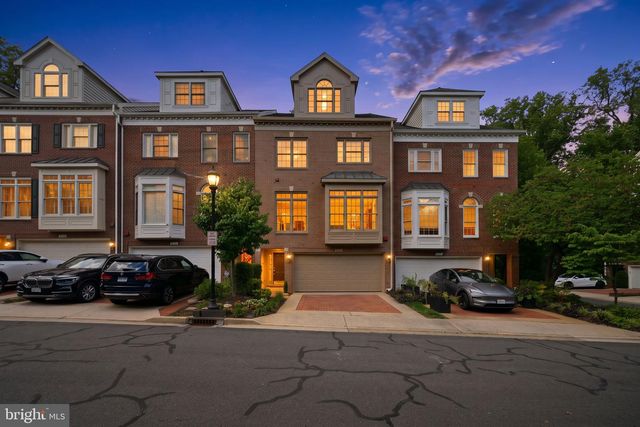 1719 22ND CT N, Arlington, VA 22209