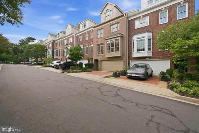 1719 22ND CT N, Arlington, VA 22209